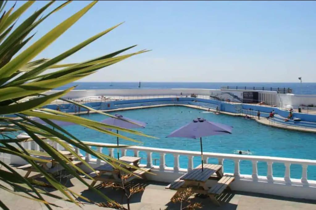 Spacious 2 Bedroom Apartment Near Seafront Penzance Exterior foto